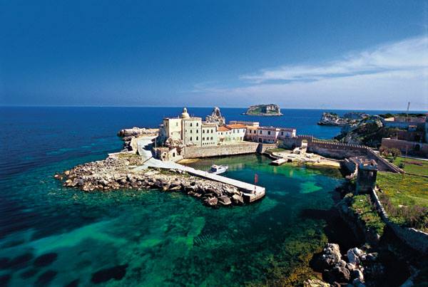 La costa dell'isola di Pianosa
